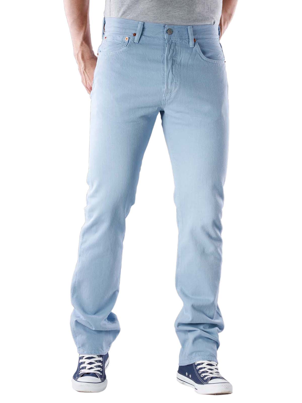 light blue levi jeans